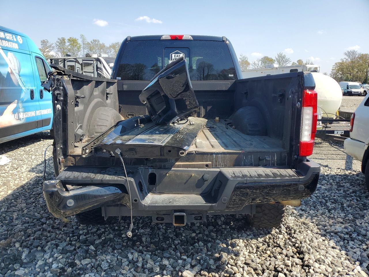 2018 Ford F350 Super Duty - Image 6