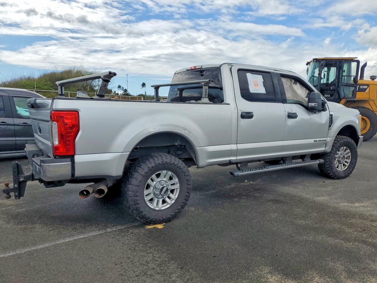 2017 Ford F350 Super Duty - Фото 3
