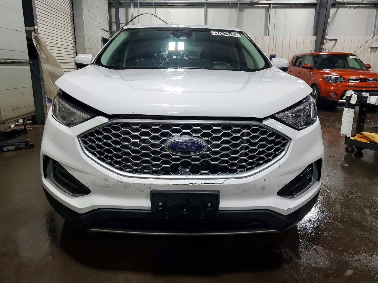 2023 Ford Edge Sel - Image 5