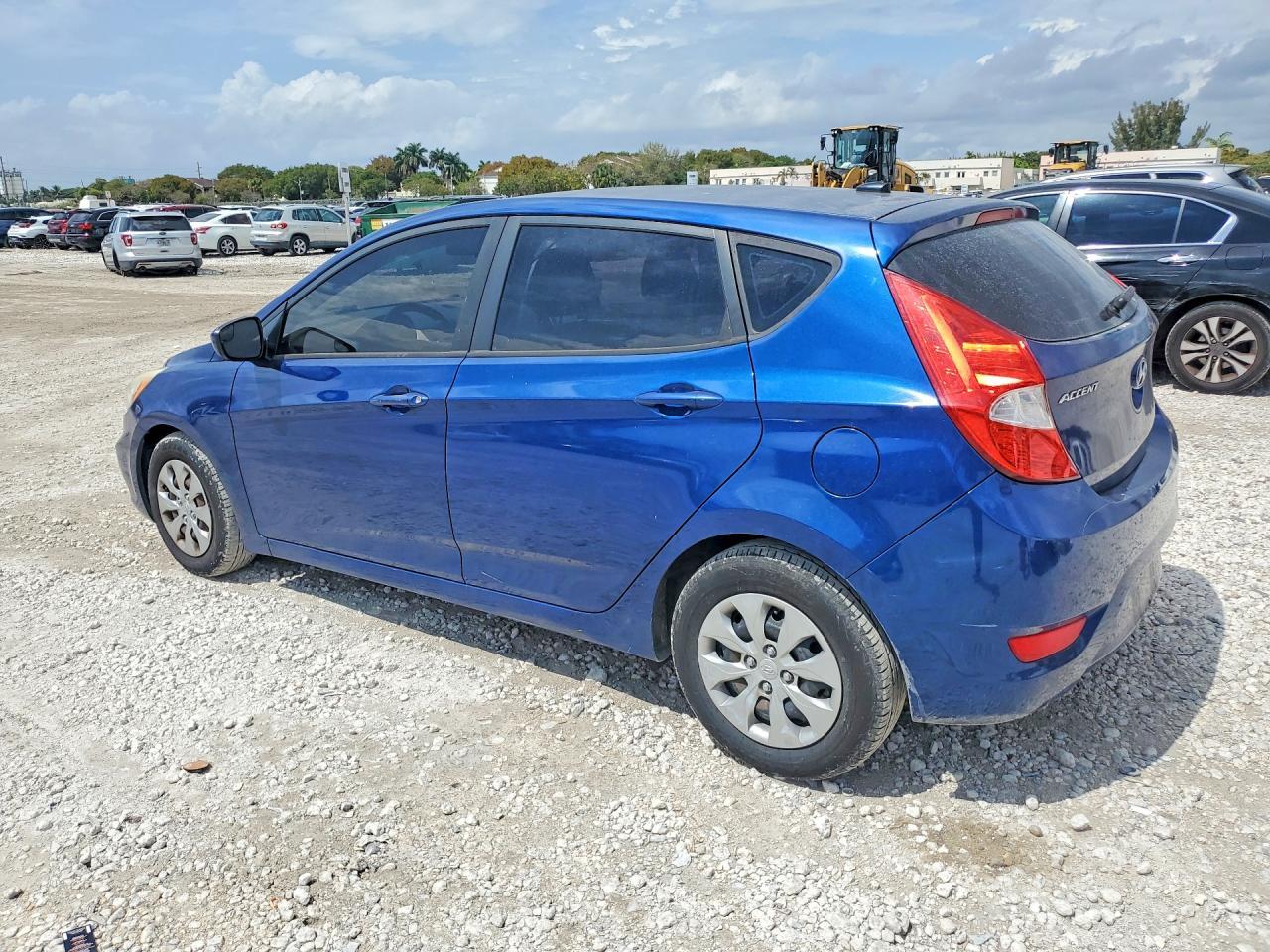 2016 Hyundai Accent Se - Фото 2