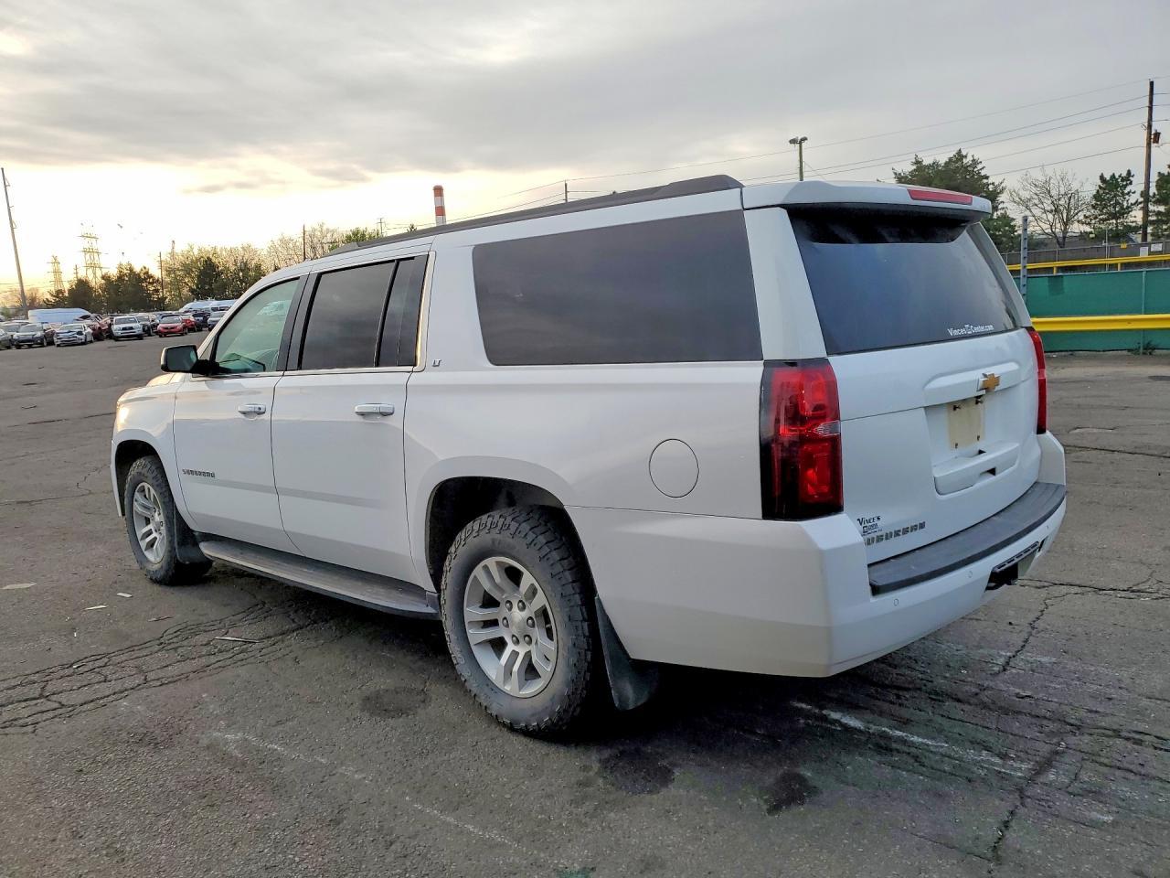 2020 Chevrolet Suburban K1500 Lt - Image 2