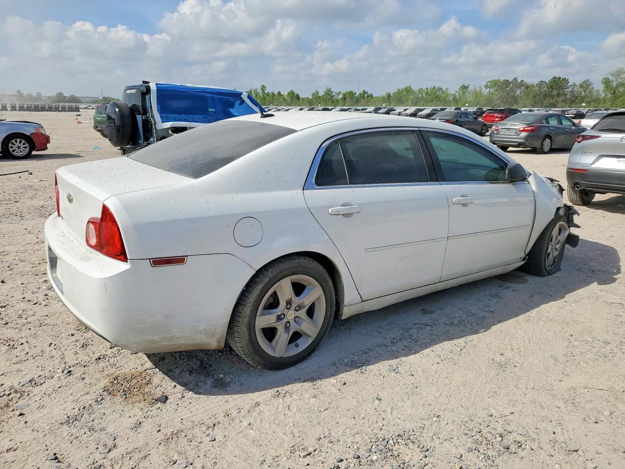 2010 Chevrolet Malibu Ls - Image 3