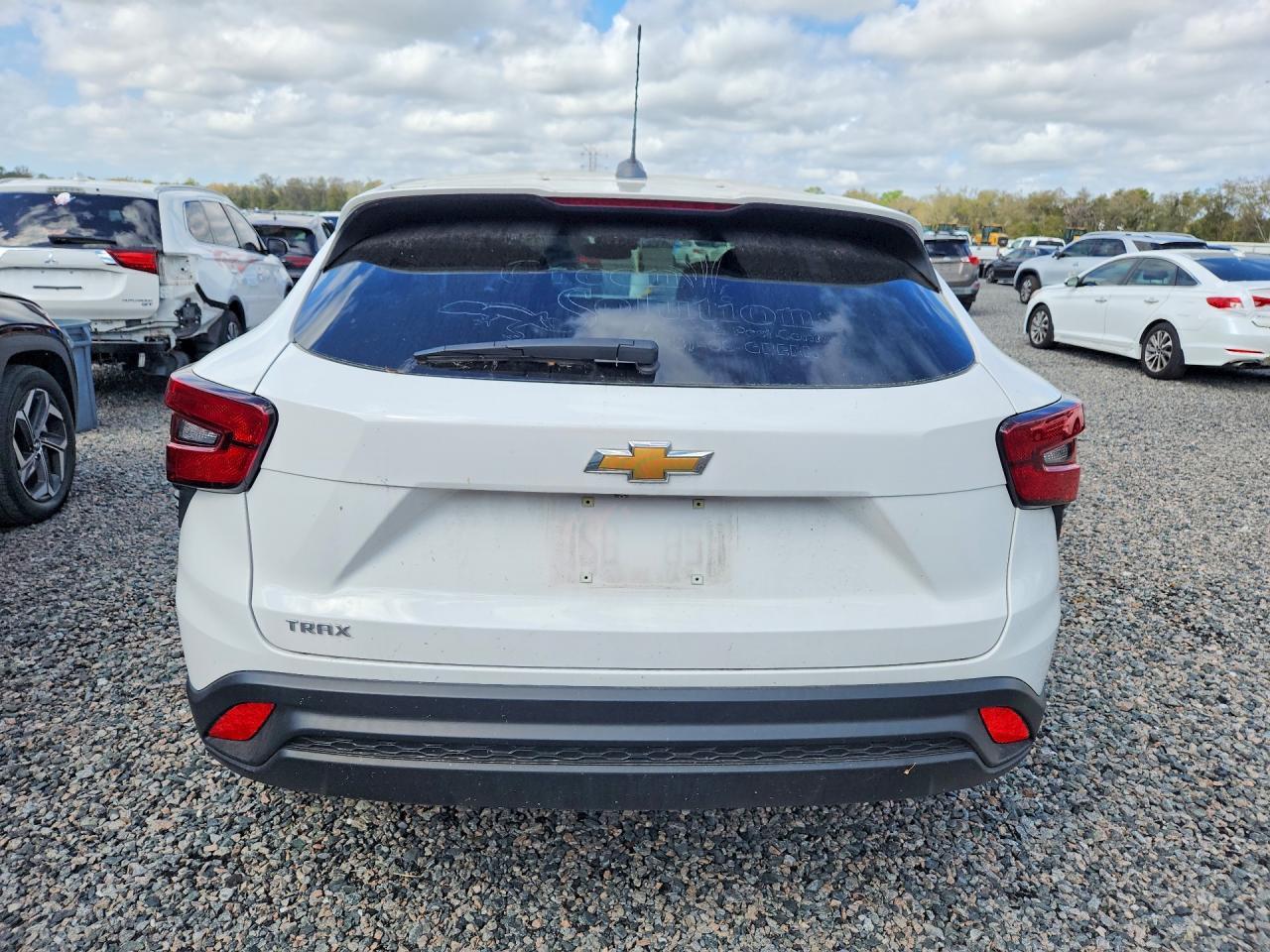 2024 Chevrolet Trax Ls - Фото 6