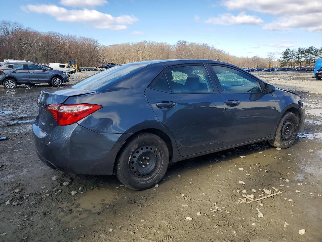 2017 Toyota Corolla Le - Фото 3