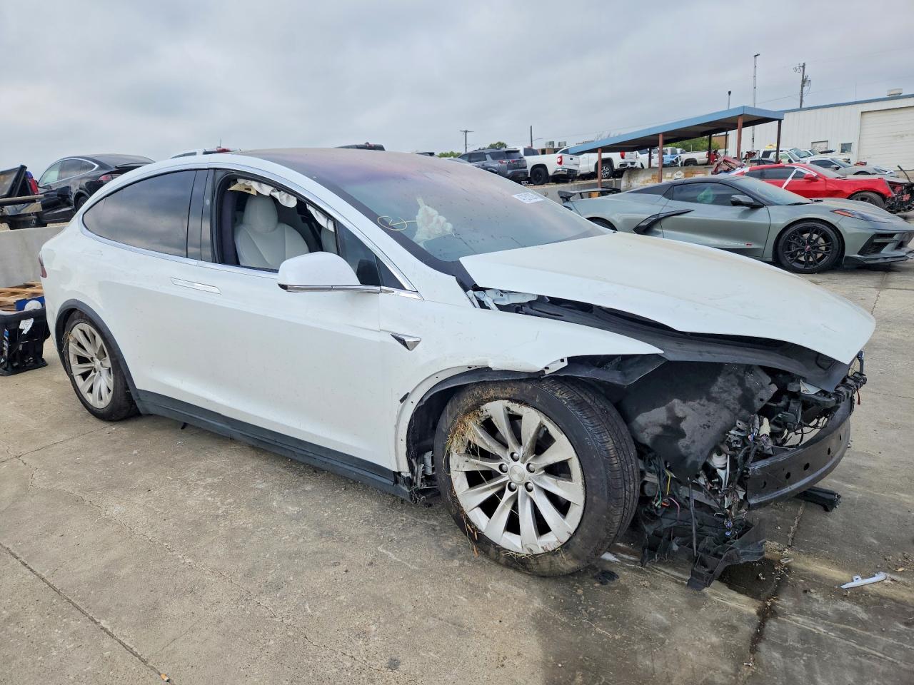 2020 Tesla Model X - Фото 4