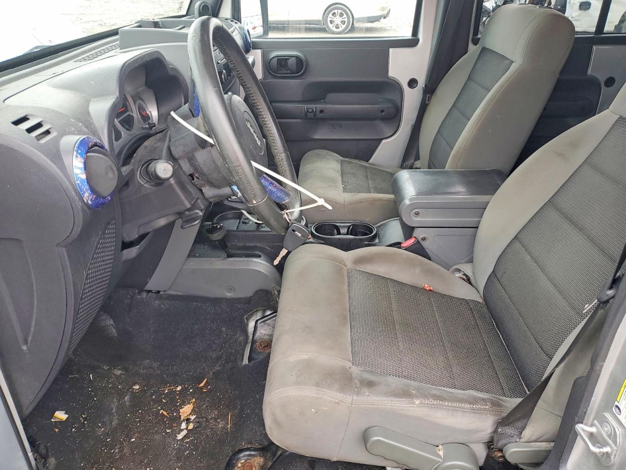 2010 Jeep Wrangler Unlimited Sahara - Фото 7