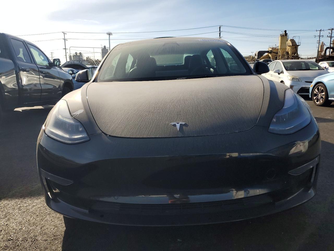 2022 Tesla Model 3 - Фото 5