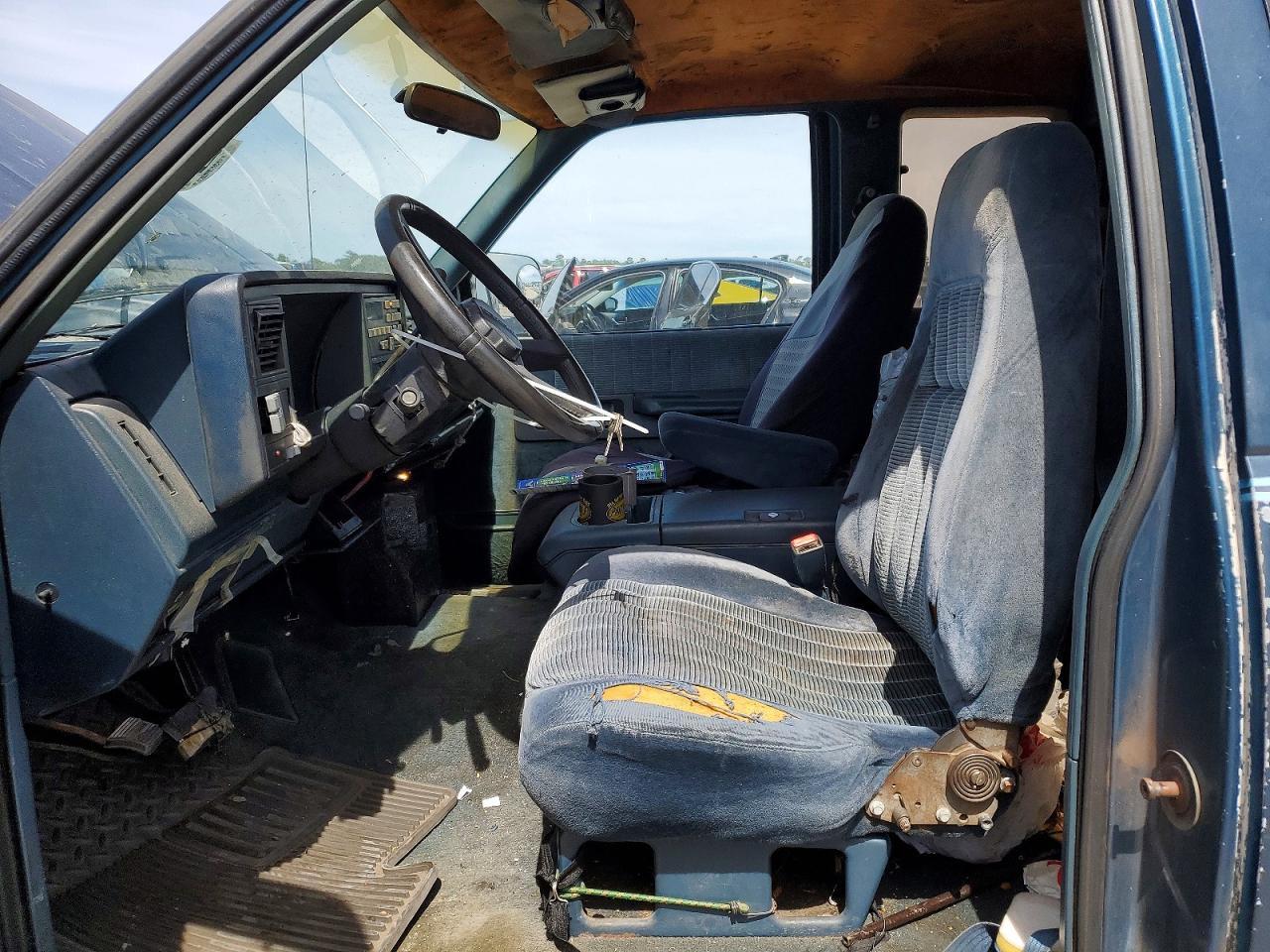 1992 Chevrolet Gmt-400 C1500 - Фото 7