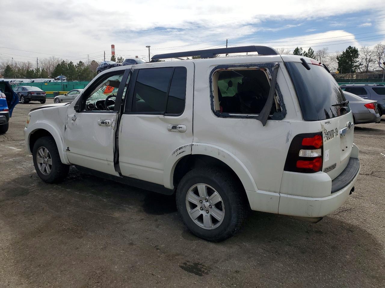 2010 Ford Explorer Xlt - Image 2