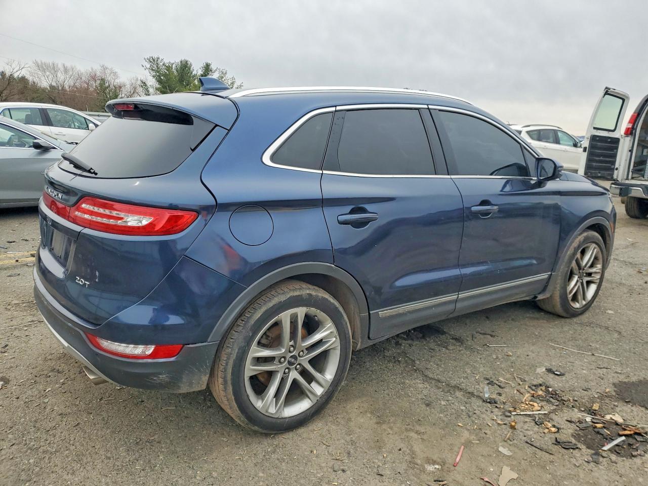 2017 Lincoln Mkc Reserve - Image 3