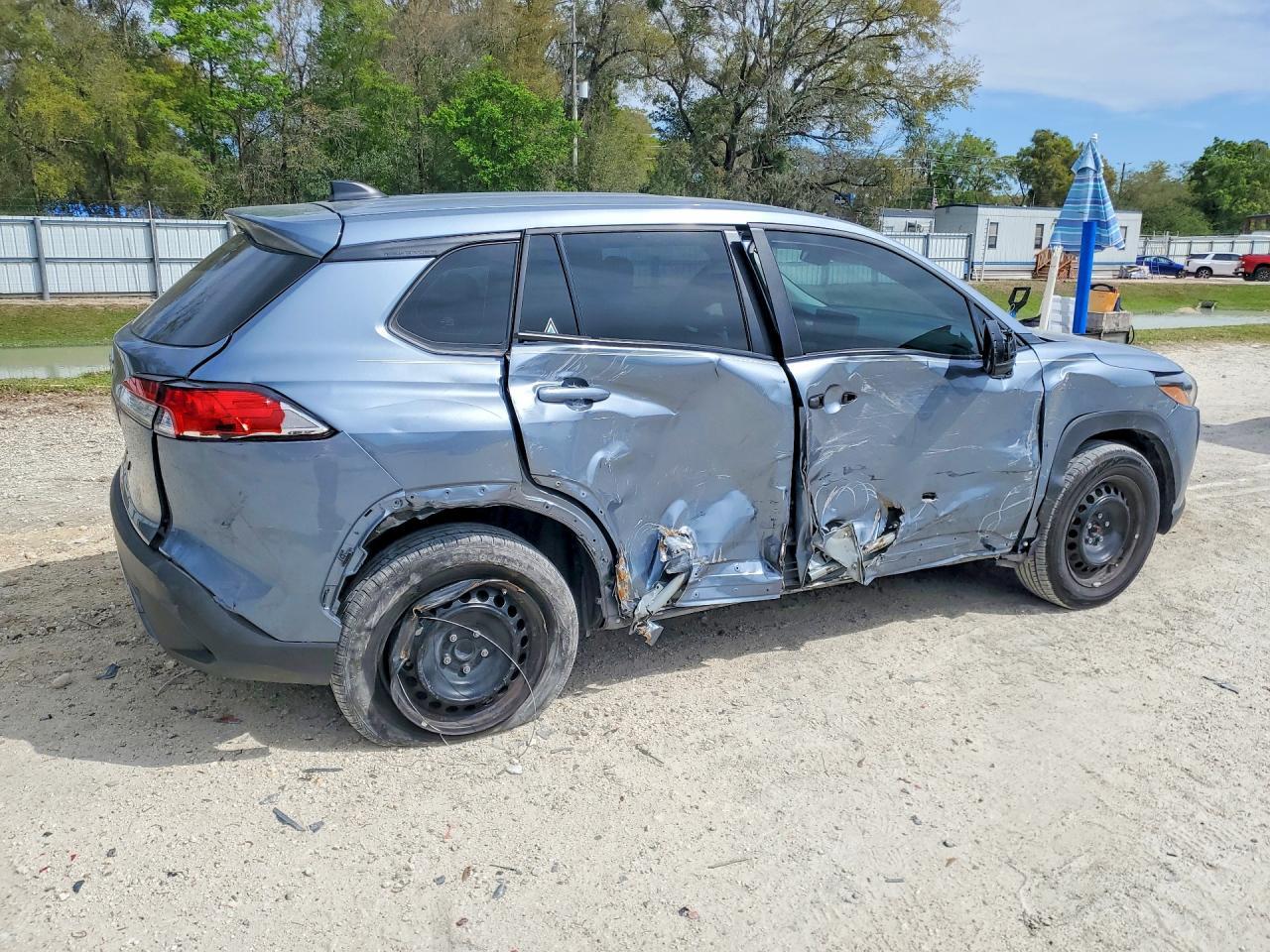 2024 Toyota Corolla Cross L - Image 3