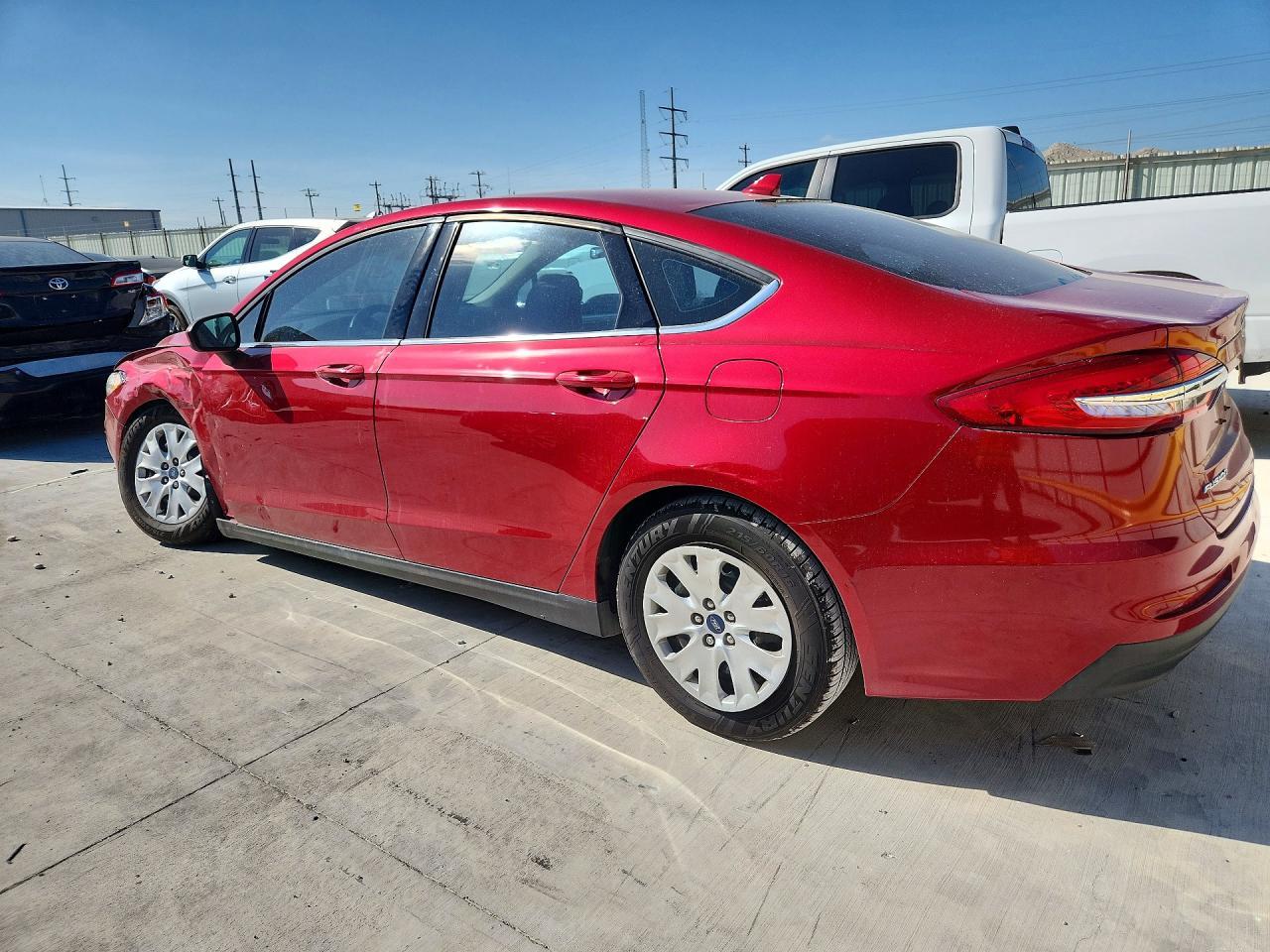 2020 Ford Fusion S - Фото 2