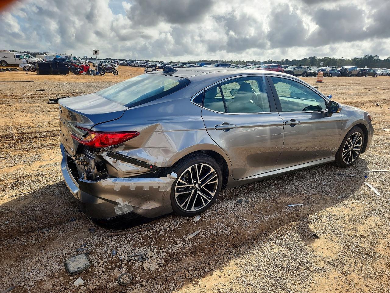 2025 Toyota Camry Xle - Фото 3