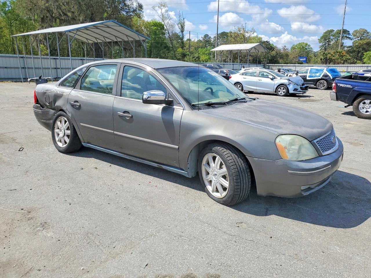 2005 Ford Five Hundred Limited - Image 4