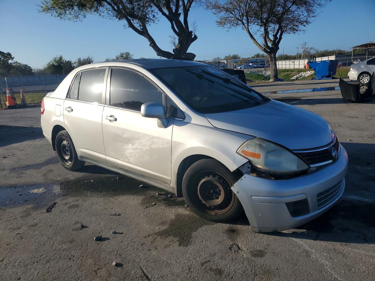 2008 Nissan Versa 1.8 S - Фото 4