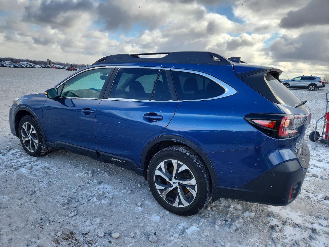 2020 Subaru Outback Limited - Фото 2