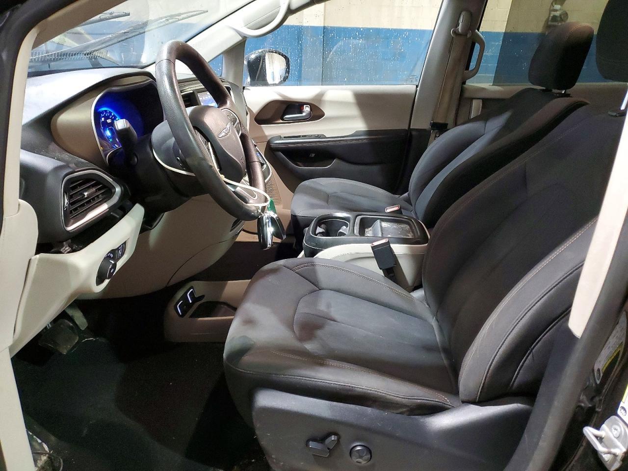 2018 Chrysler Pacifica Touring Plus - Image 7