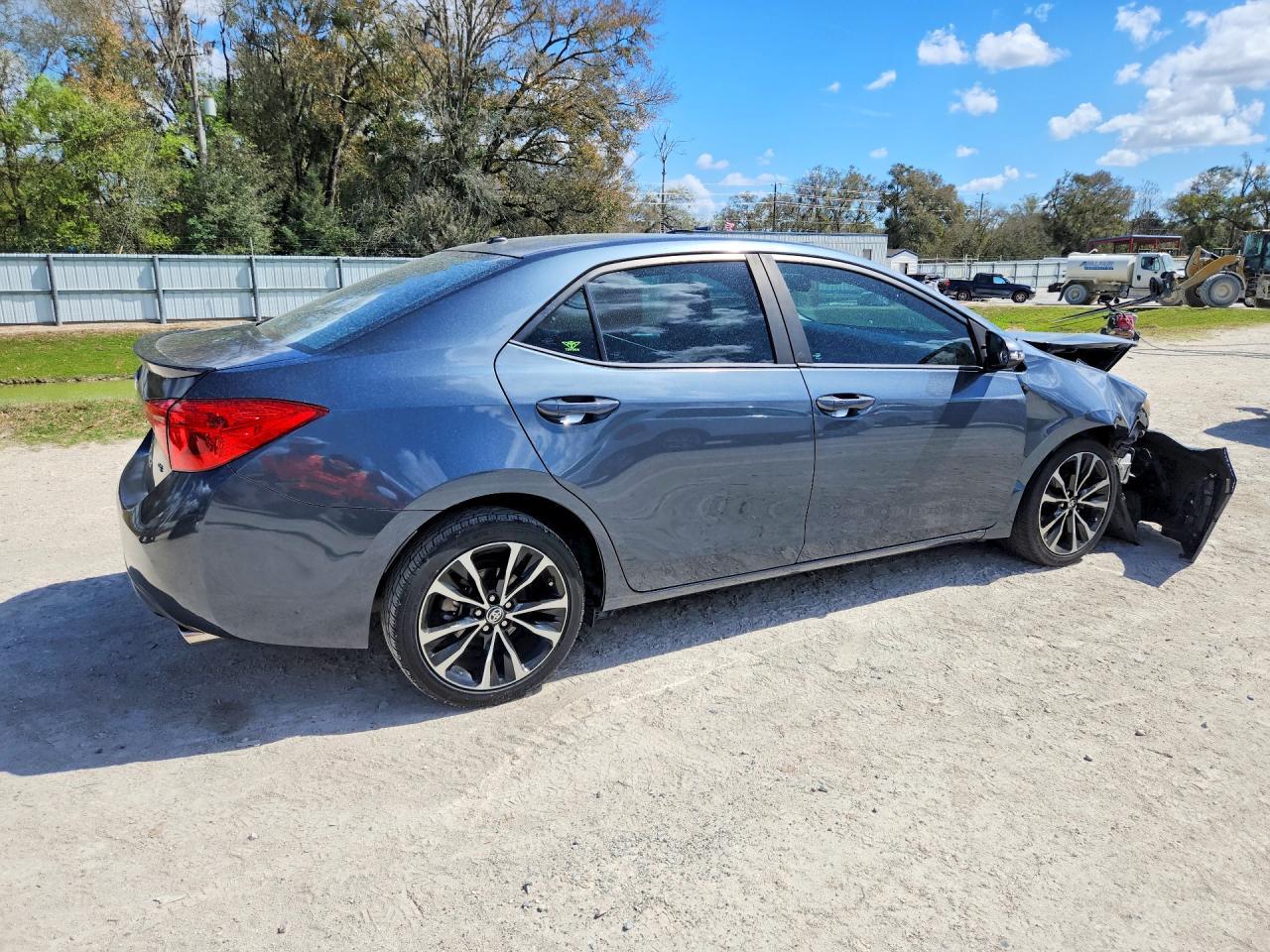 2017 Toyota Corolla Se - Фото 3