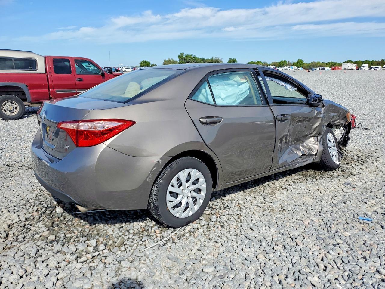 2018 Toyota Corolla Le - Фото 3