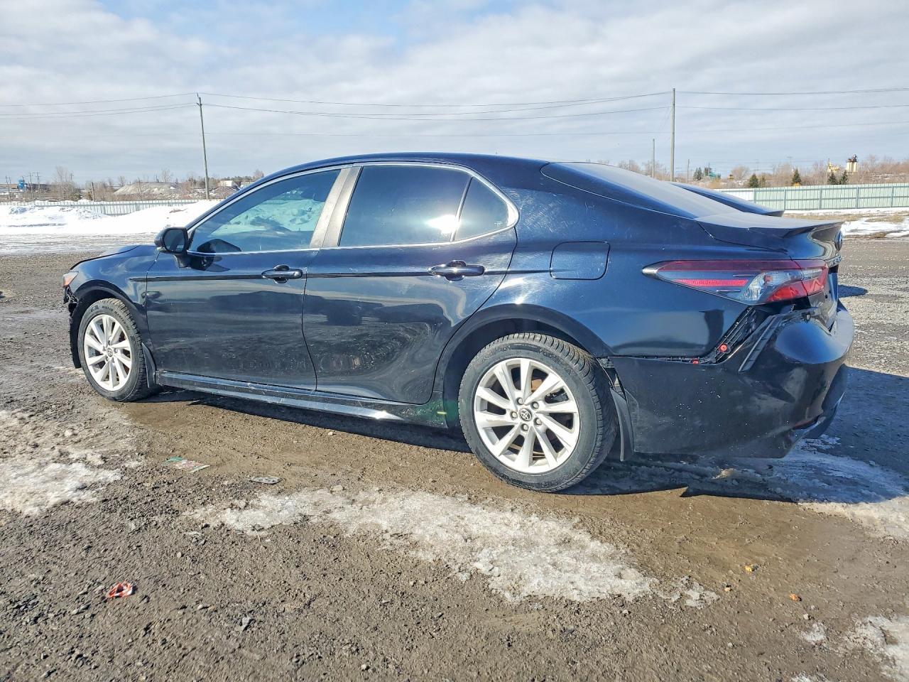 2022 Toyota Camry Se - Фото 2