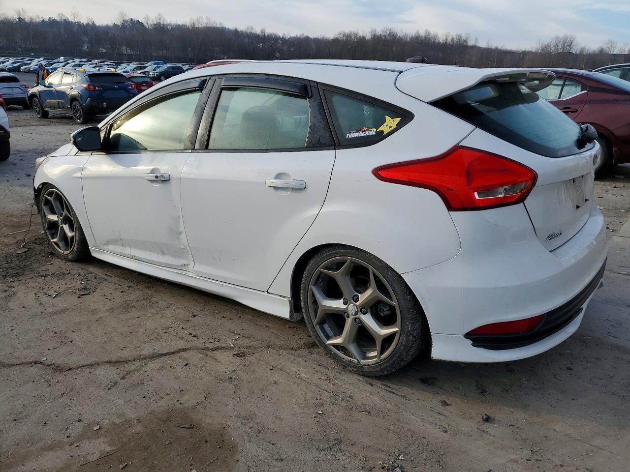 2017 Ford Focus St - Image 2
