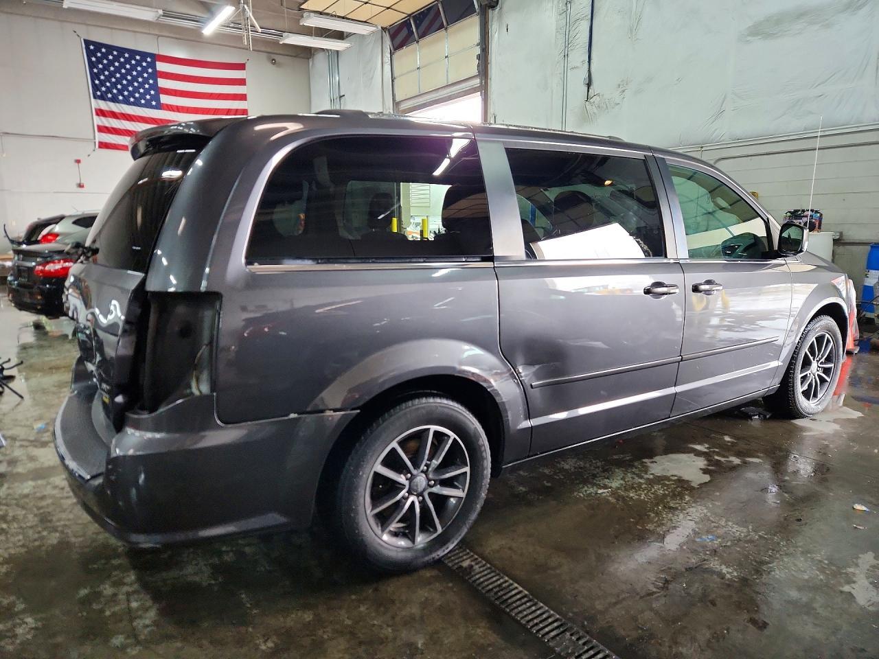2017 Dodge Grand Caravan Sxt - Image 3