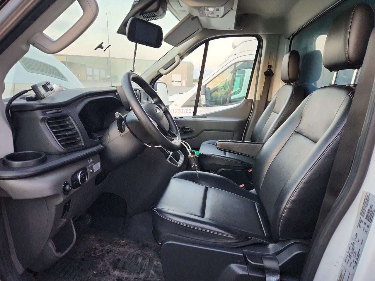 2022 Ford Transit Delivery Truck - Фото 7