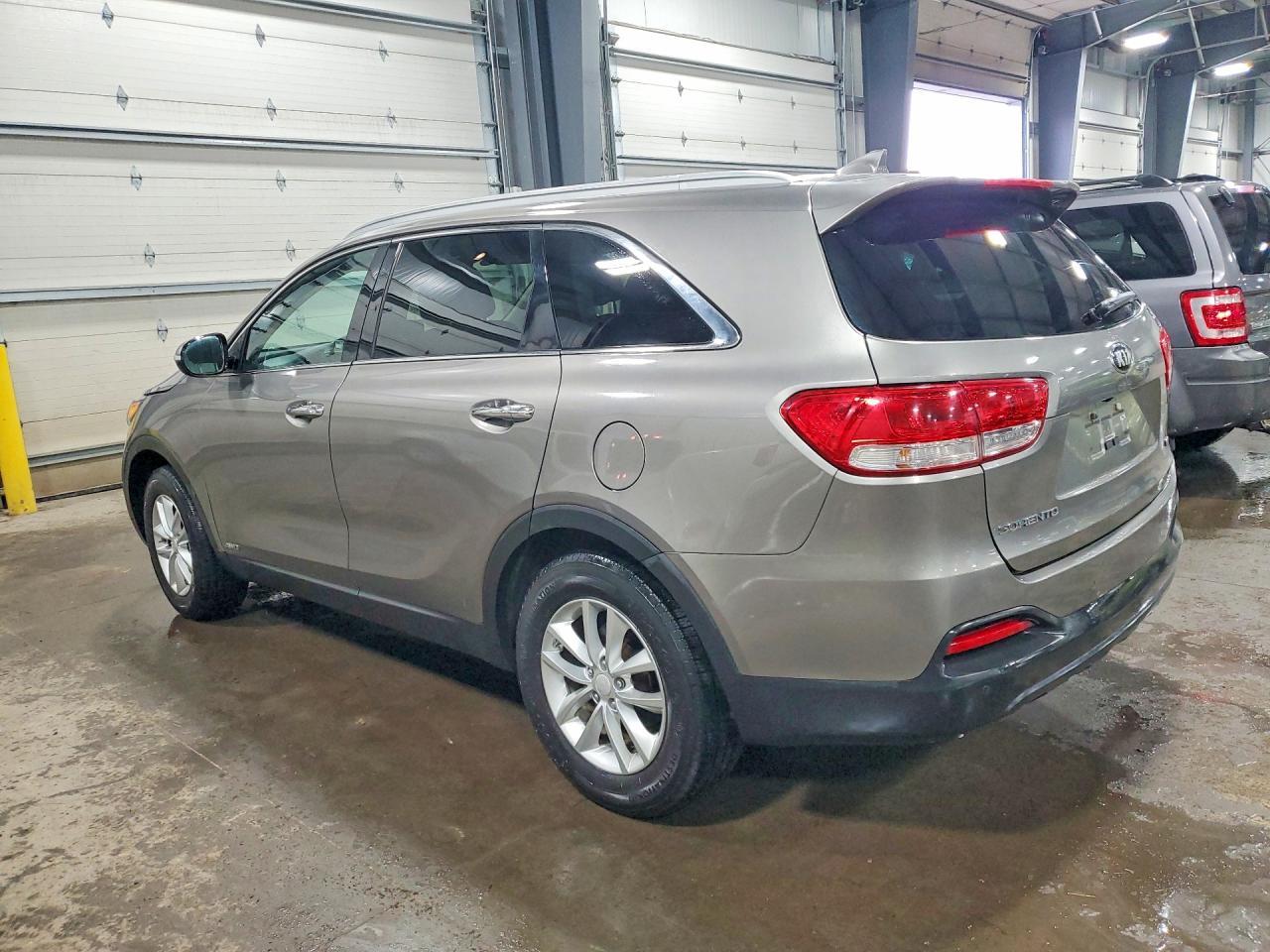 2016 Kia Sorento Lx - Image 2