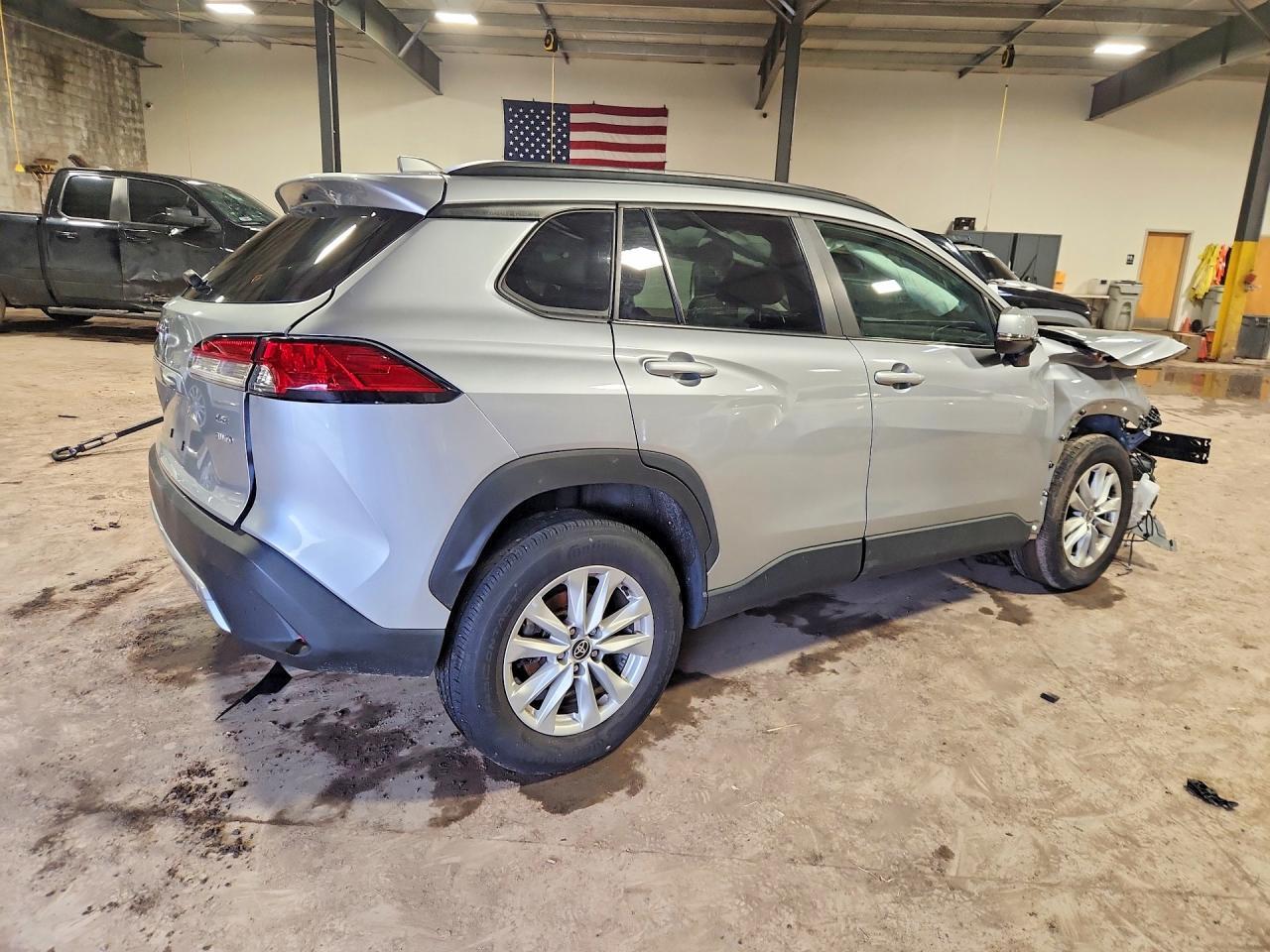 2023 Toyota Corolla Cross Le - Фото 3