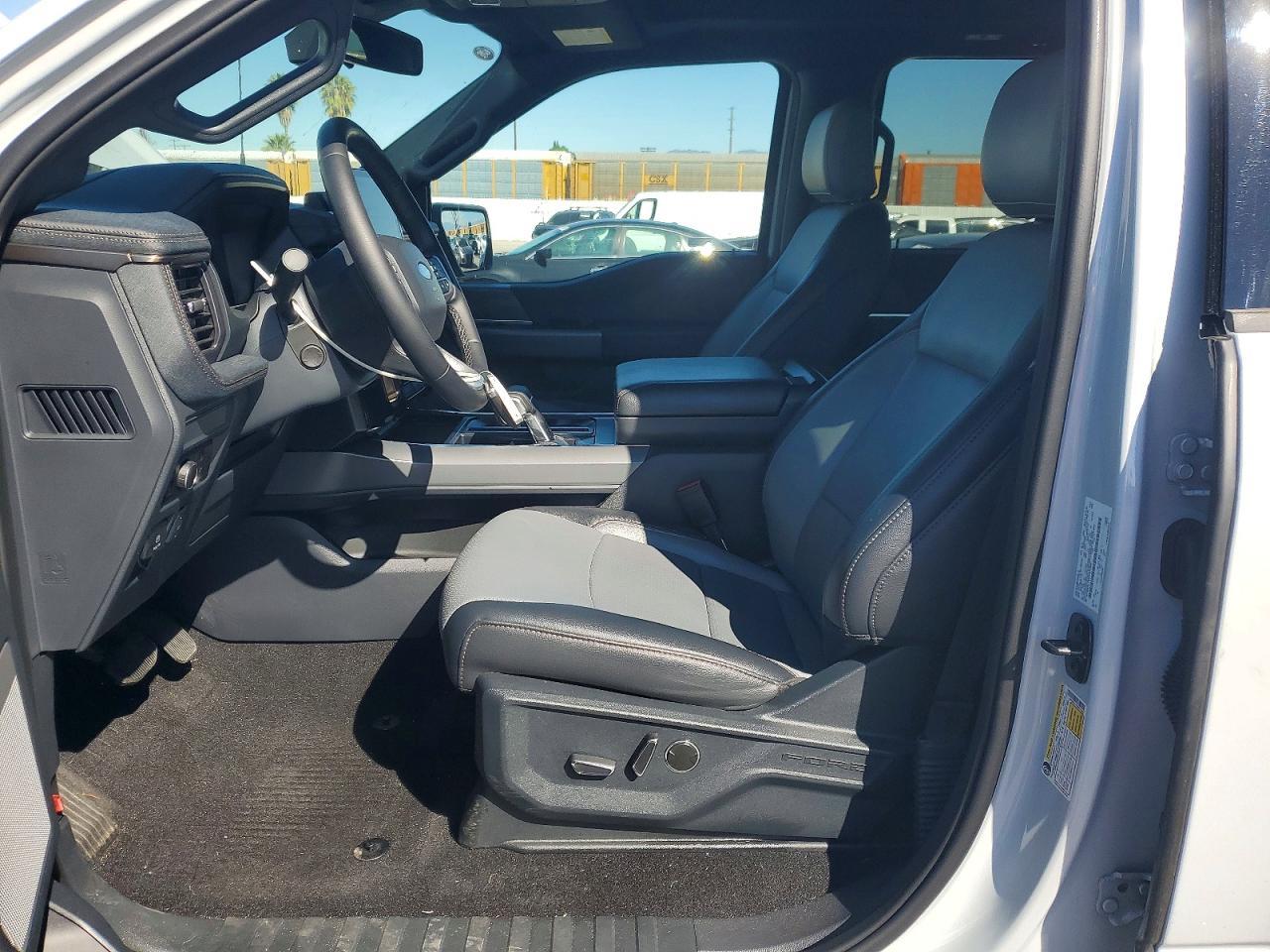 2025 Ford F150 Lightning Lariat - Image 7