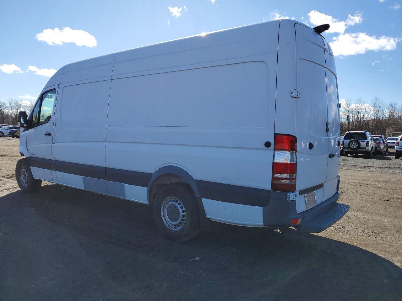 2015 Mercedes-Benz Sprinter 2500 - Фото 2