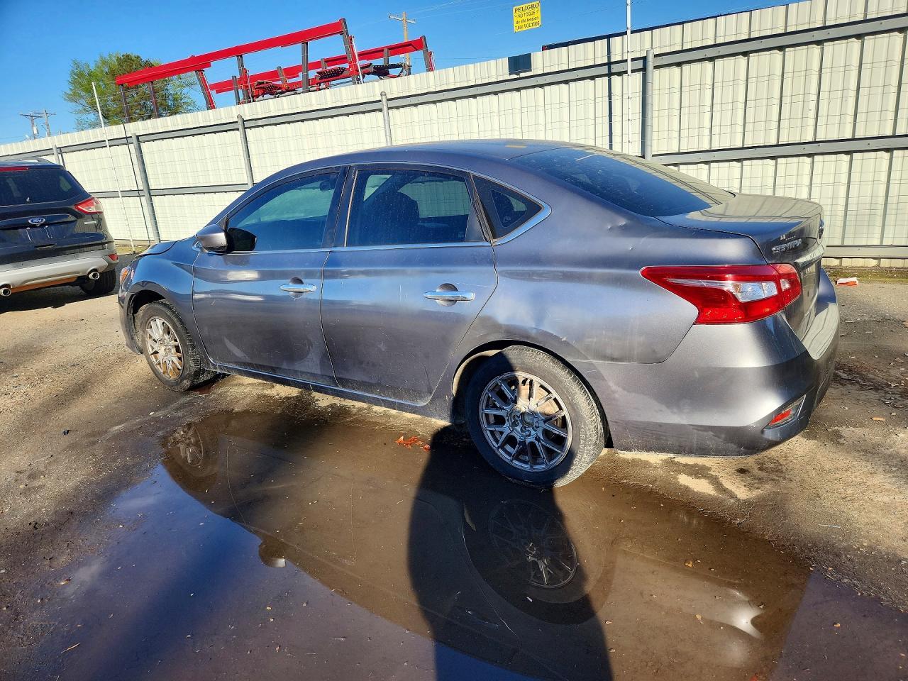 2019 Nissan Sentra S - Фото 2