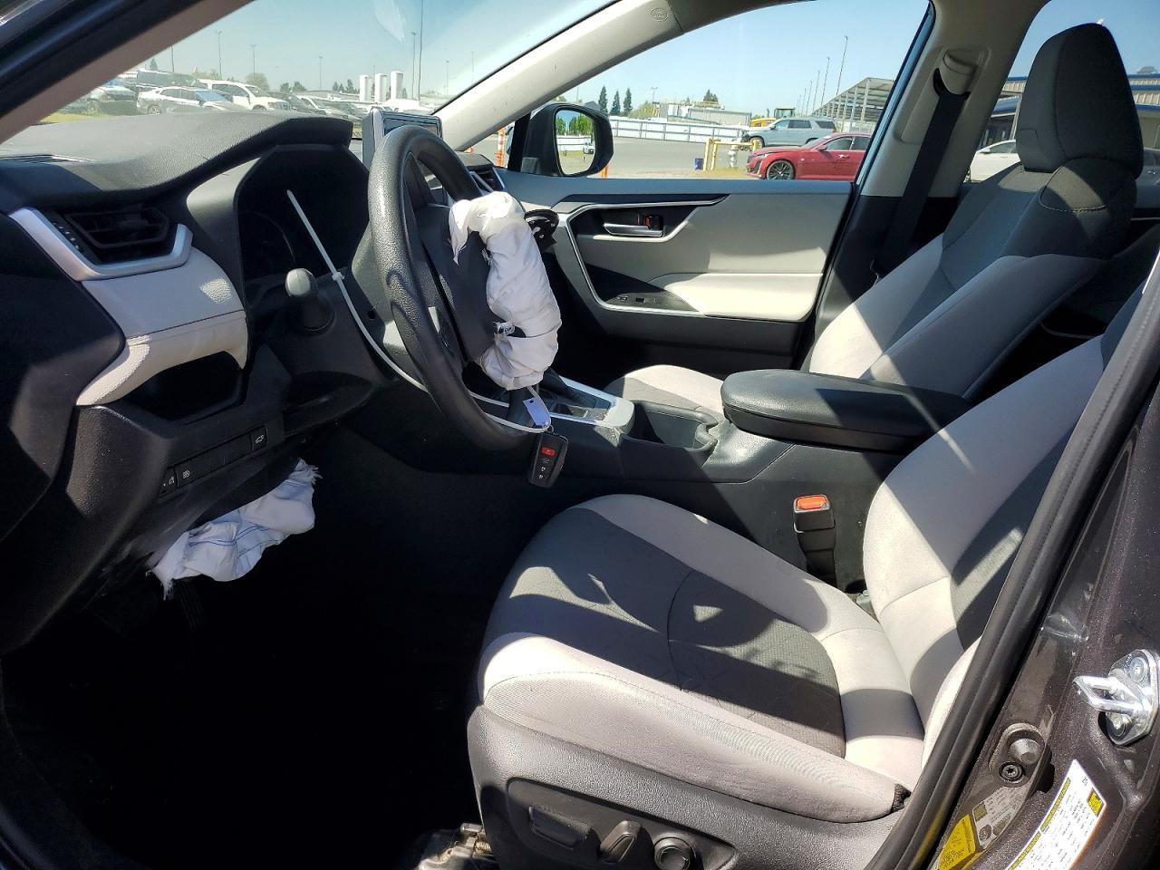 2025 Toyota Rav4 Xle - Image 7
