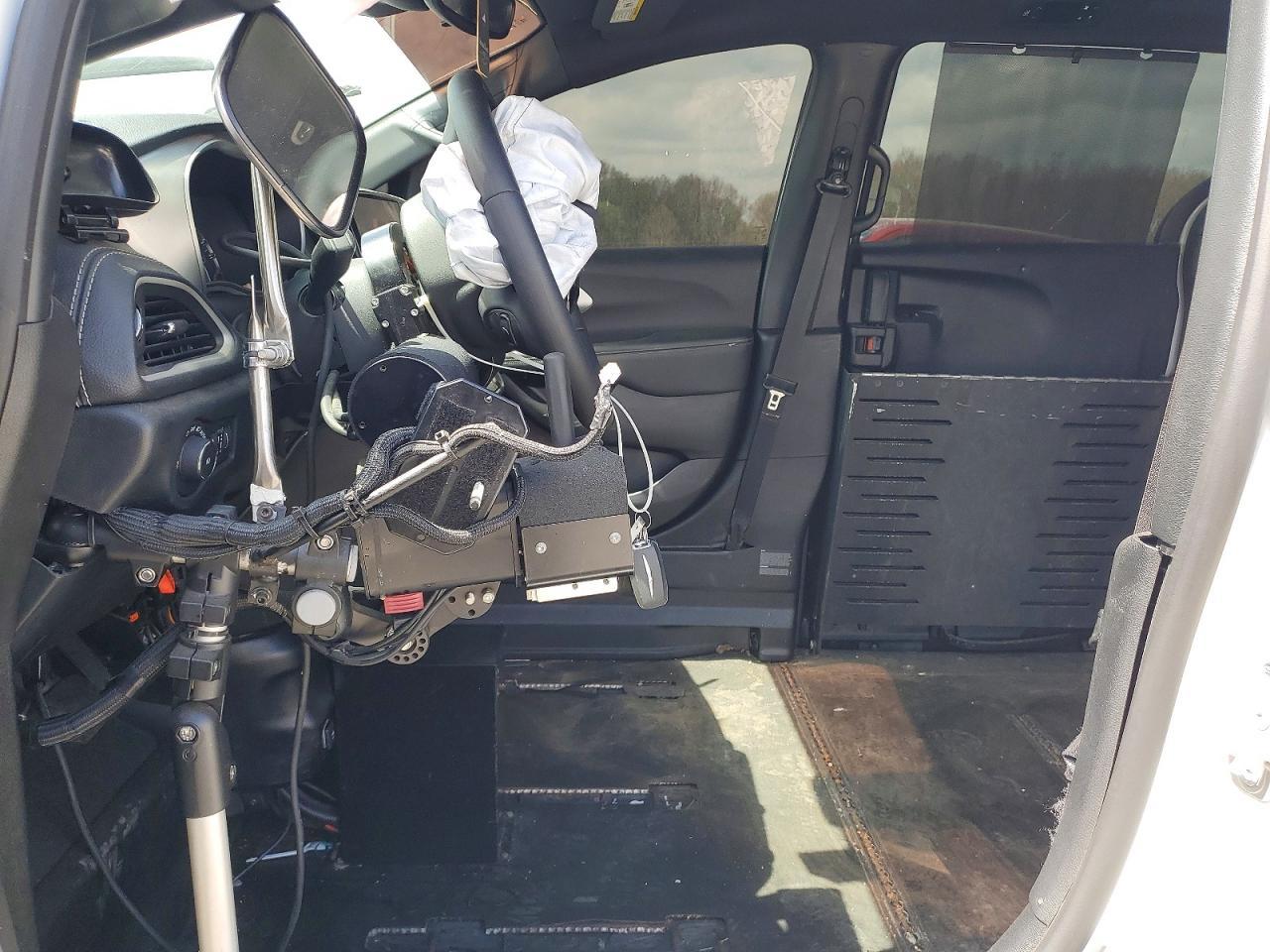 2023 Chrysler Pacifica Touring L - Image 7