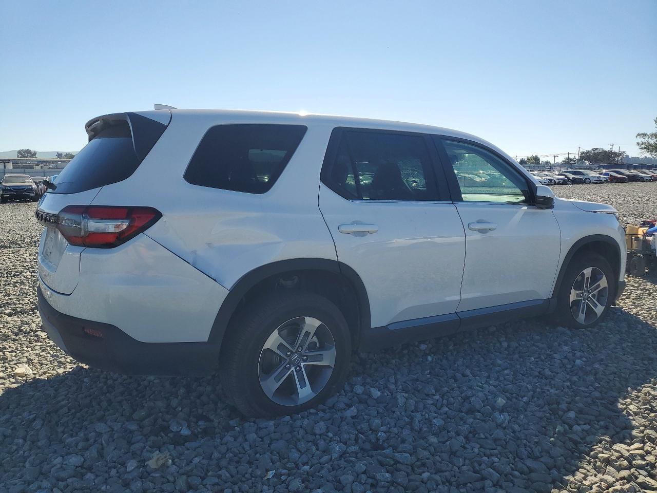 2025 Honda Pilot Exl - Image 3