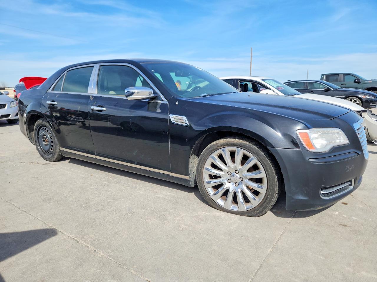 2014 Chrysler 300 - Image 4