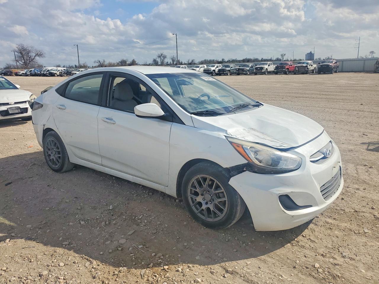 2016 Hyundai Accent Se - Фото 4
