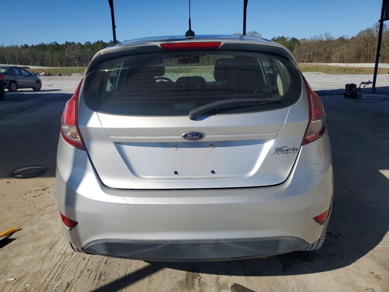2016 Ford Fiesta S - Фото 6