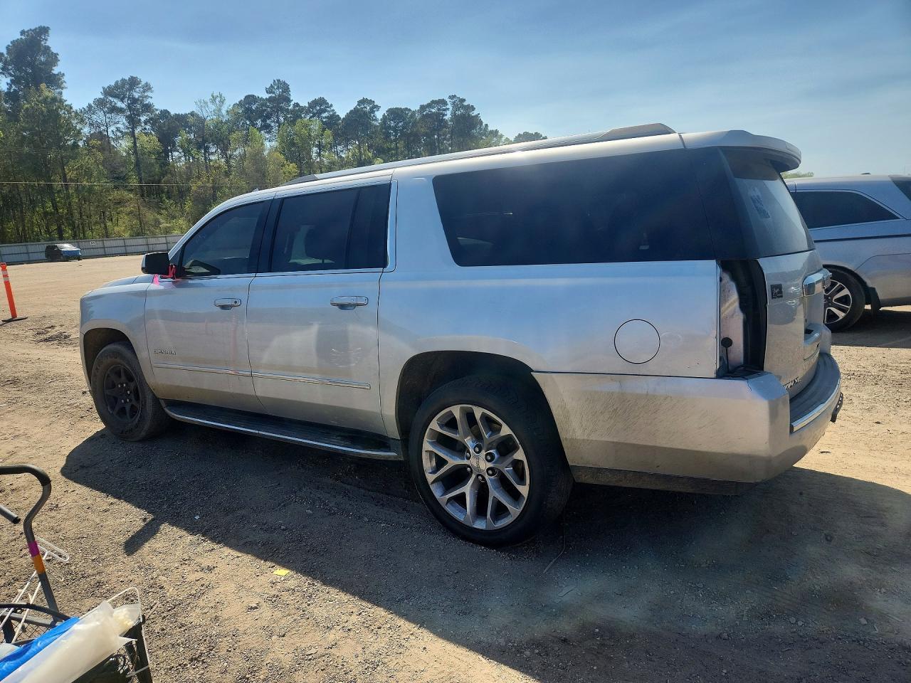 2020 GMC Yukon Xl Denali - Image 2