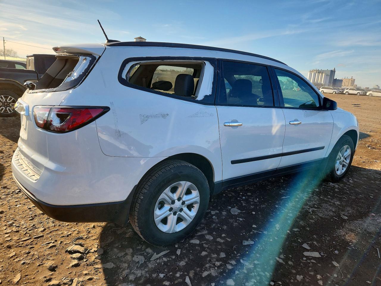 2017 Chevrolet Traverse Ls - Image 3