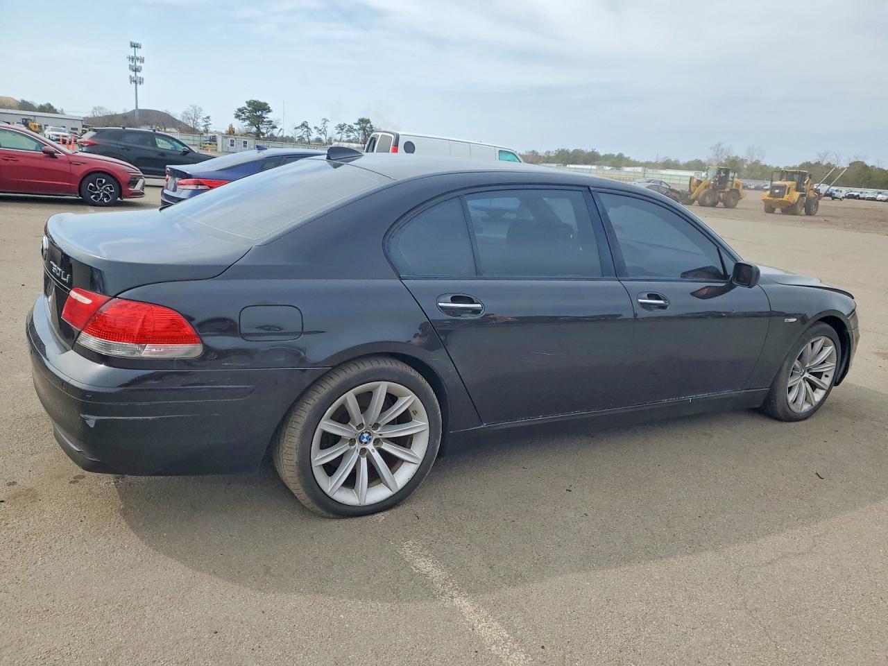 2007 BMW 750 - Image 3