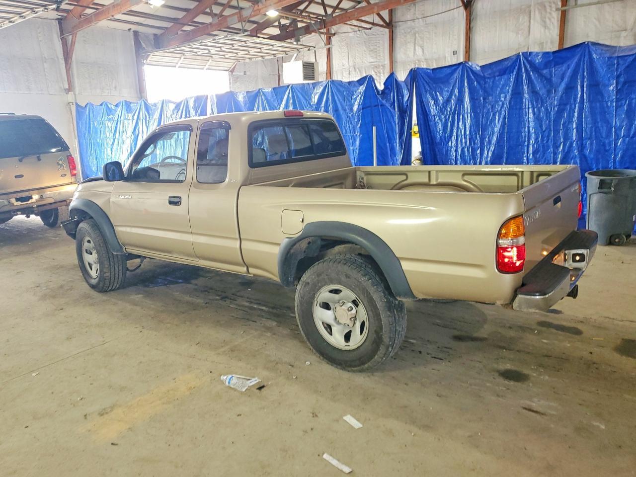 2002 Toyota Tacoma Base - Фото 2