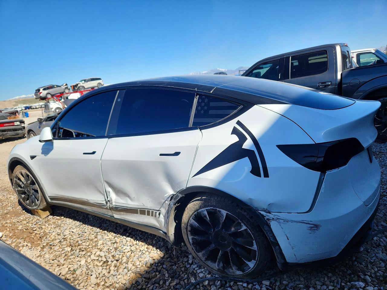 2023 Tesla Model Y - Фото 2