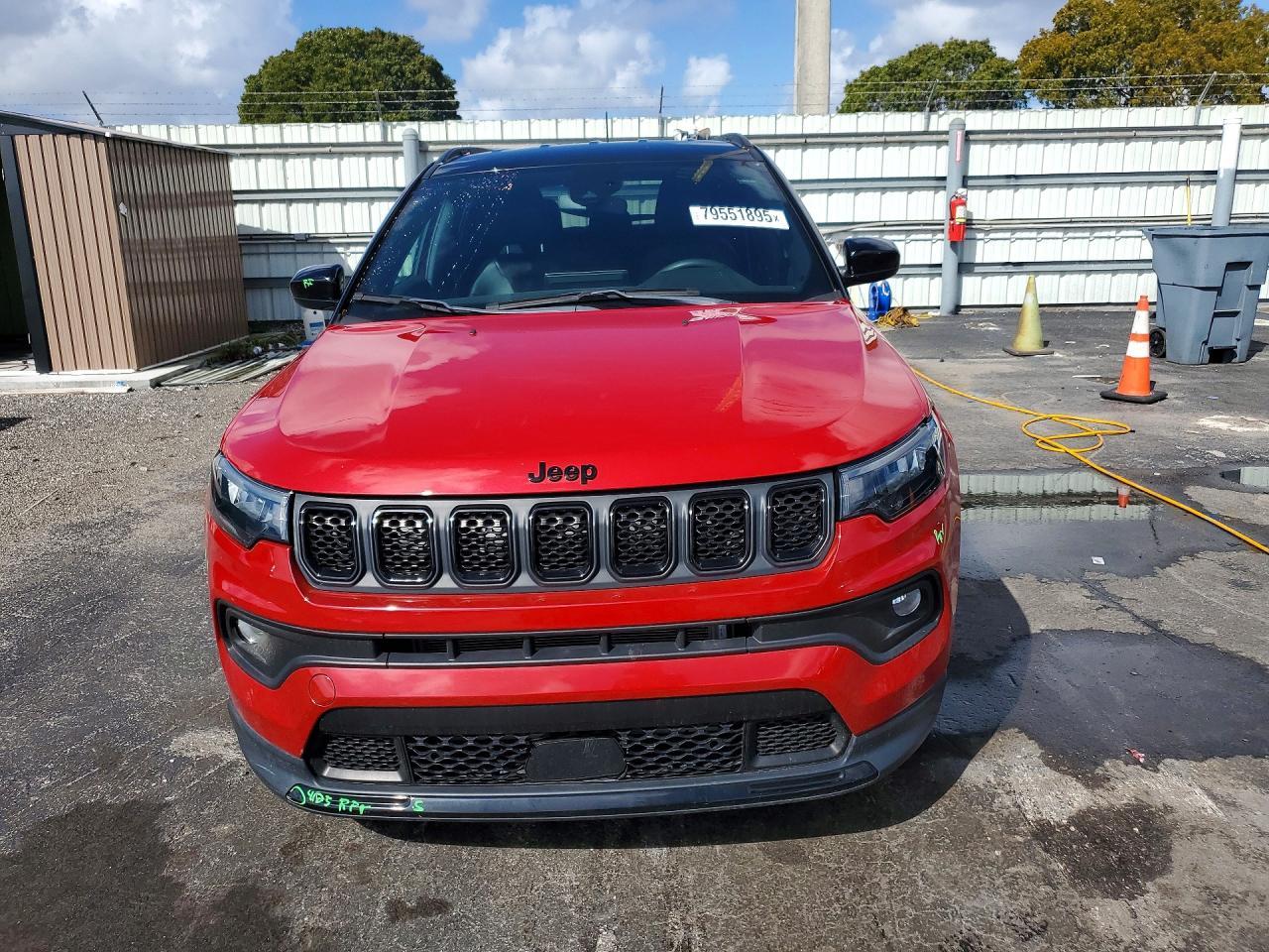 2023 Jeep Compass Latitude - Image 5