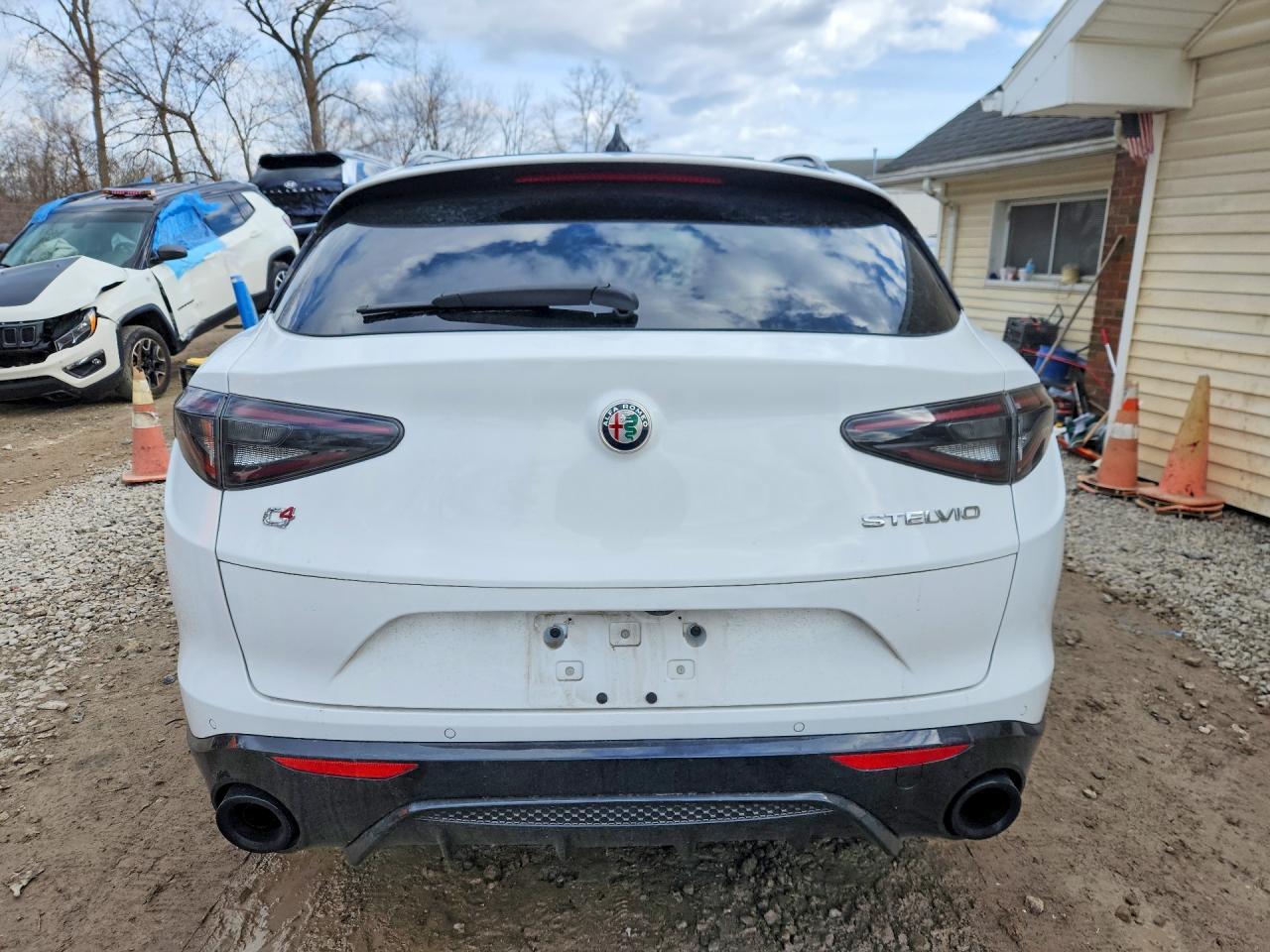 2024 Alfa Romeo Stelvio Ti - Фото 6