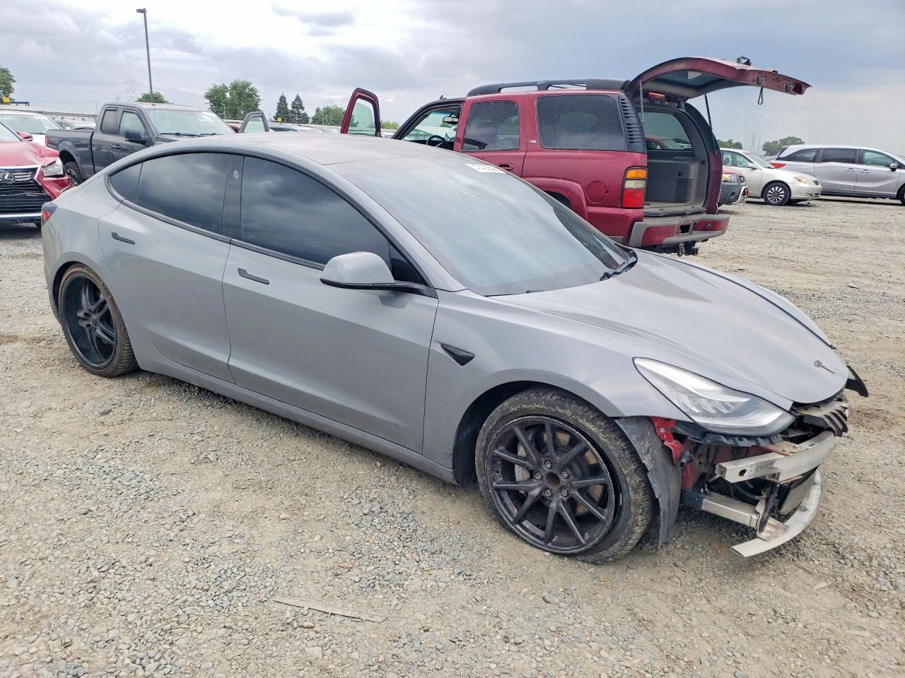 2018 Tesla Model 3 - Фото 4