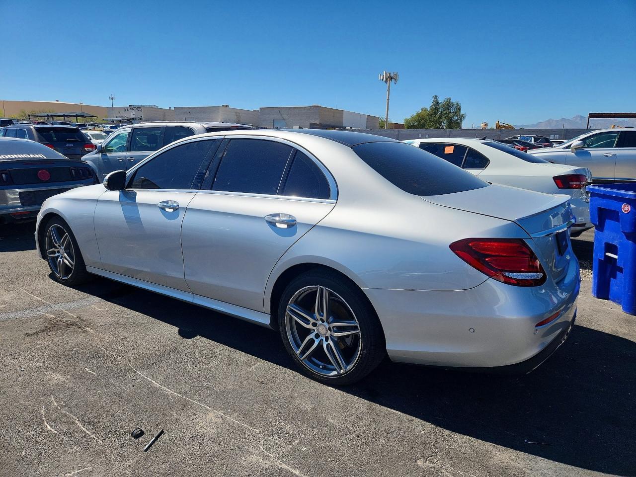 2017 Mercedes-Benz E 300 - Фото 2