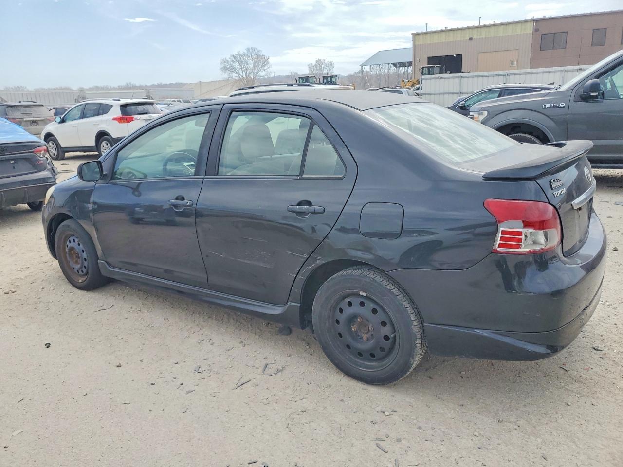 2007 Toyota Yaris - Фото 2