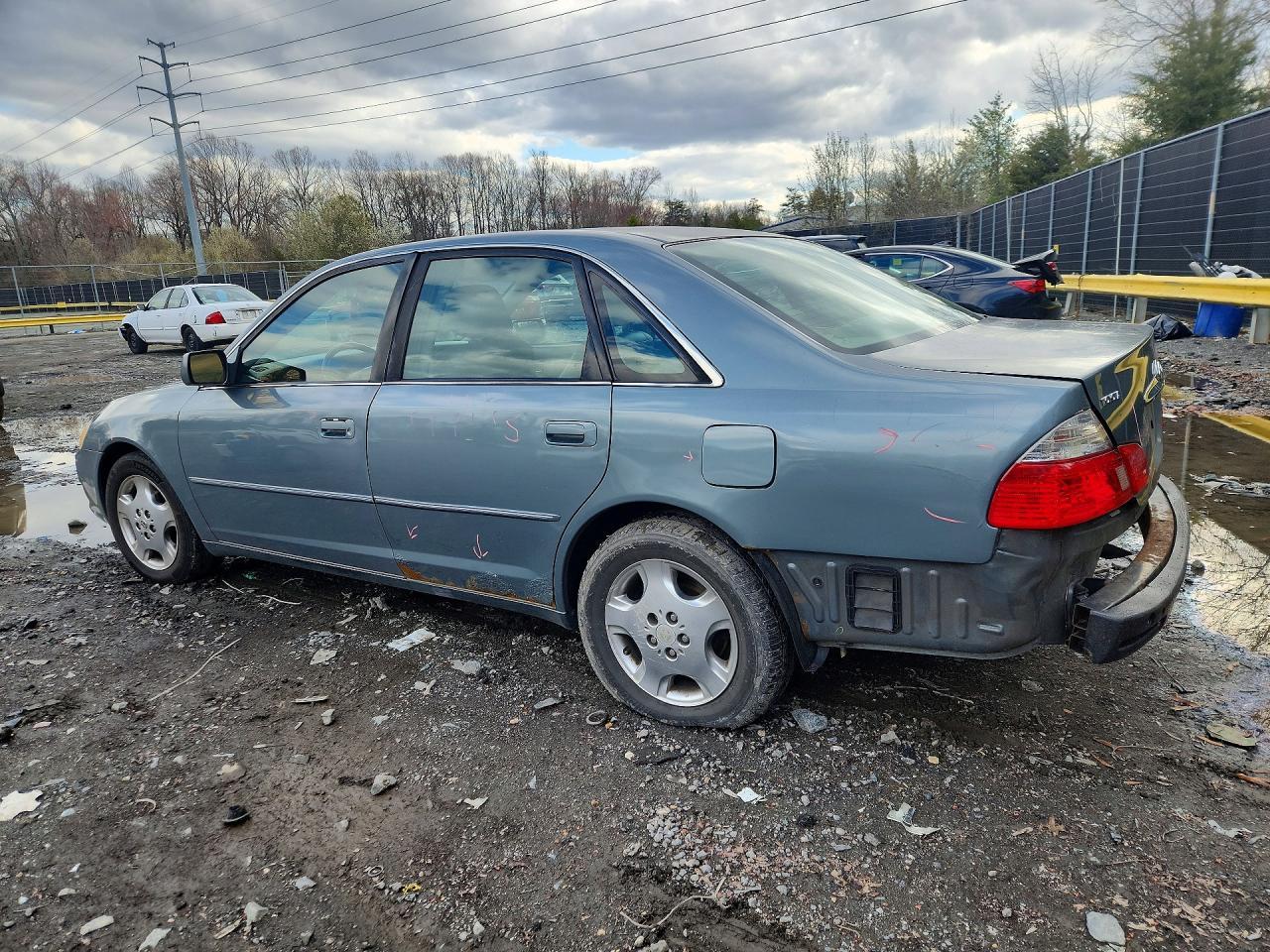 2004 Toyota Avalon Xls - Image 2