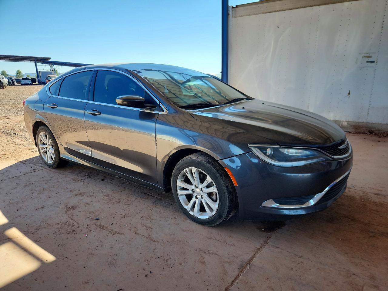2015 Chrysler 200 Limited - Image 4